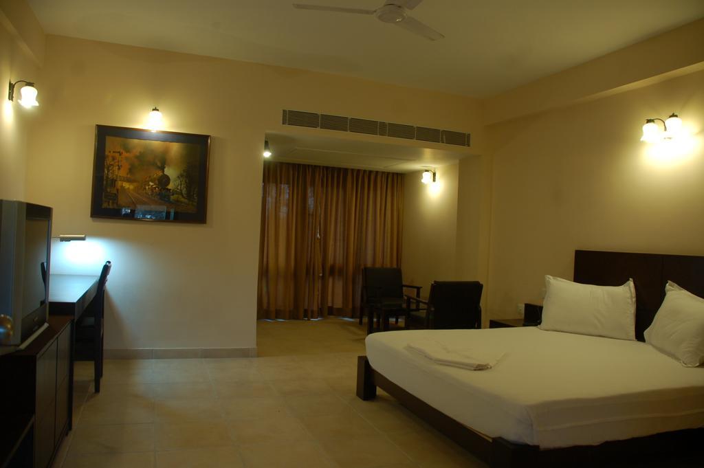 Oyo 15149 Hotel Ajoy Minar Mandarmani Habitación foto