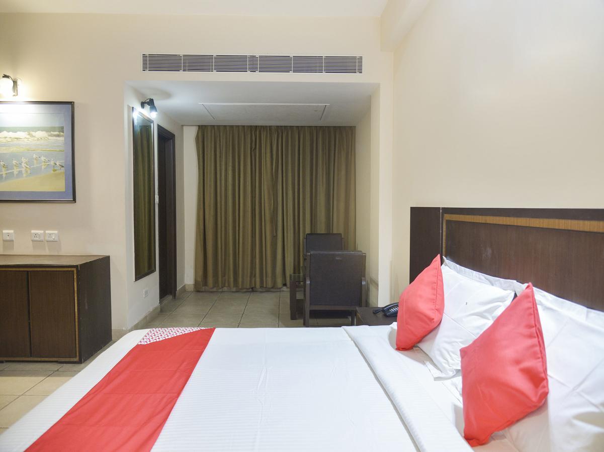 Oyo 15149 Hotel Ajoy Minar Mandarmani Exterior foto